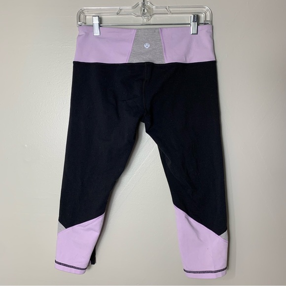 Lululemon | Lavender and Black Capris | Size 8 - Picture 1 of 8